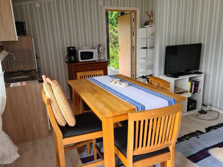 Foertjusande Gaesthus Med Parkering Fjällbacka المظهر الخارجي الصورة